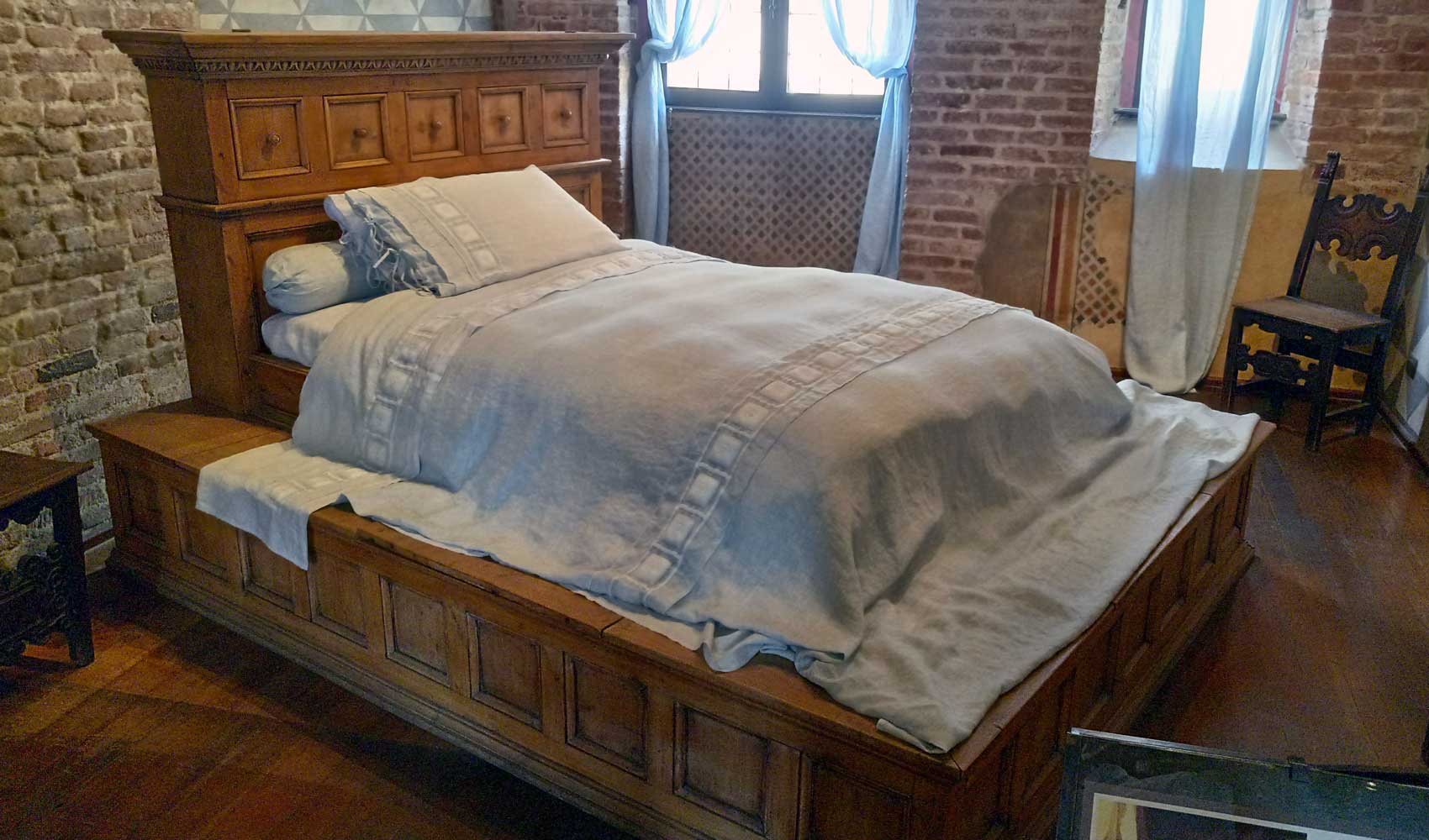 Das Bett der Julia aus dem Film ' Romeo und Julia ' von 1968 im Haus der Julia von Verona.